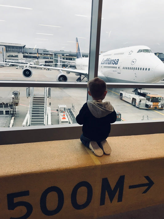 5 MUST-HAVES BEIM FLIEGEN MIT KIND
