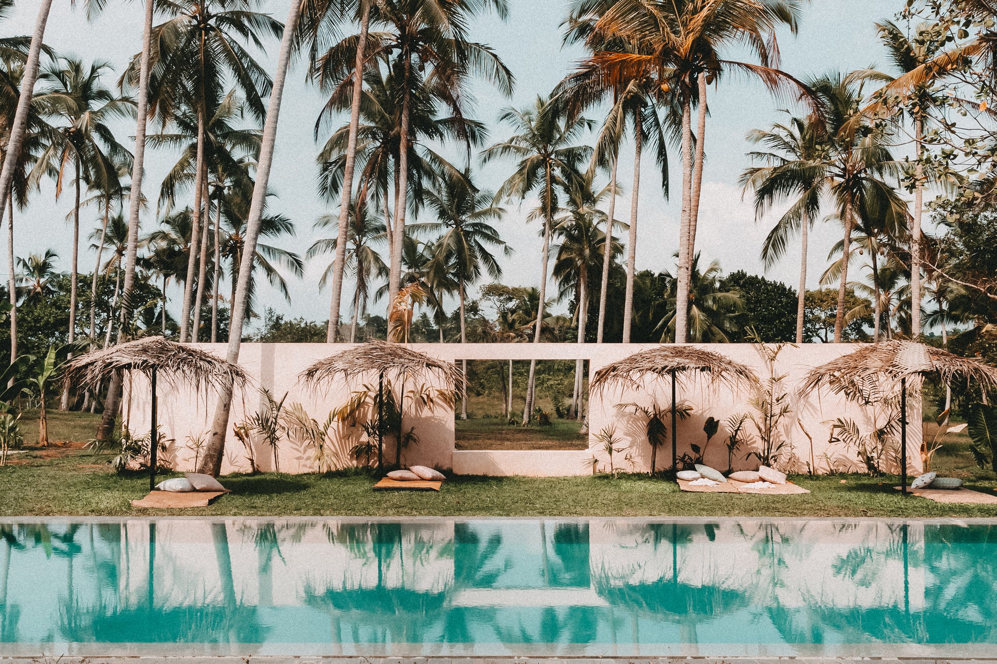Palm Hotel Sri Lanka main pool