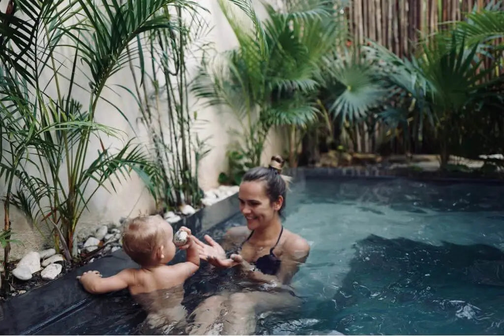 TULUM MIT BABY