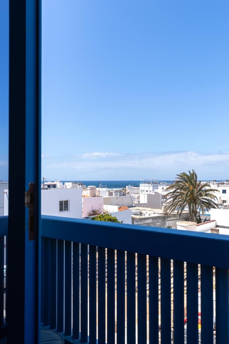 Casa Blue in El Cotillo: Ferienhaus 50 Meter vom Meer auf Fuerteventura – stilvolle, familienfreundliche Reise mit Kindern