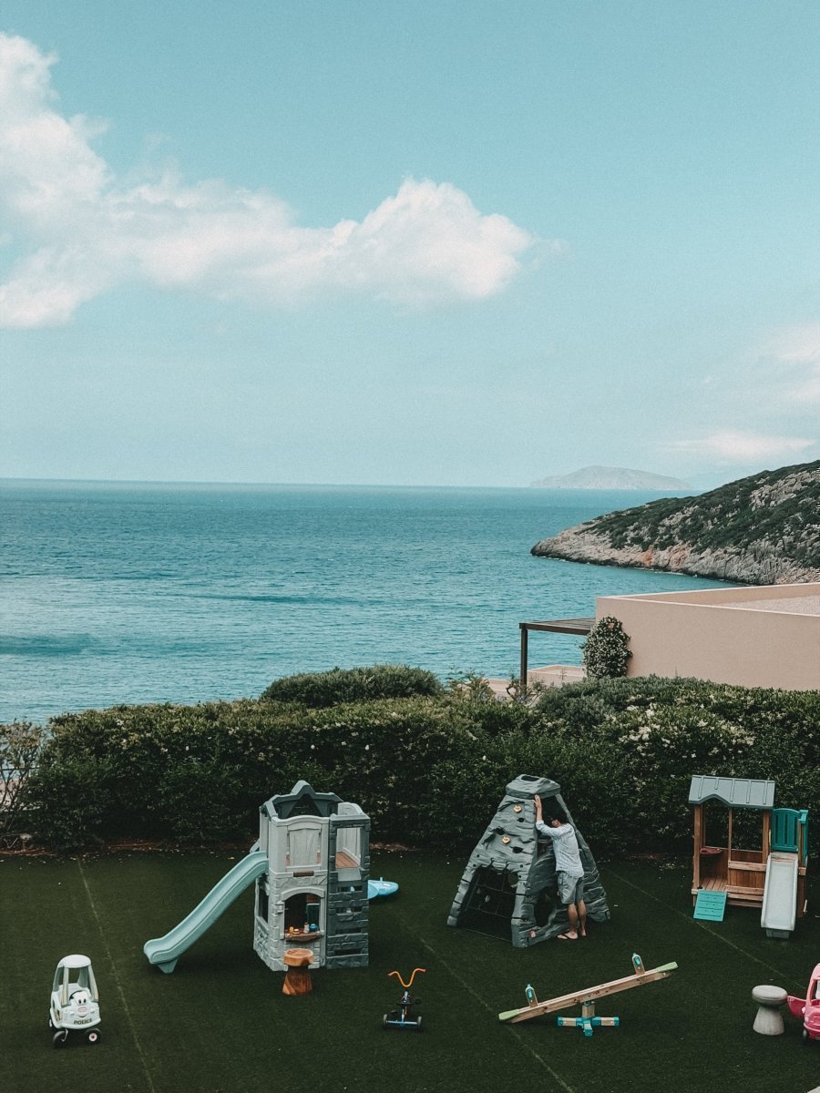 Daios Cove auf Kreta: Luxus trifft Familienhotel – stilvolle, familienfreundliche Reise mit Kindern