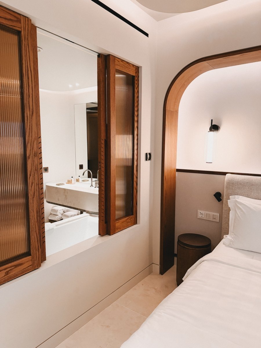Daios Cove auf Kreta: Luxus trifft Familienhotel – stilvolle, familienfreundliche Reise mit Kindern