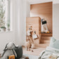 Das Dorf in der Stadt – Chalet Idylle mit Naturbadeteich – stilvolle, familienfreundliche Reise mit Kindern