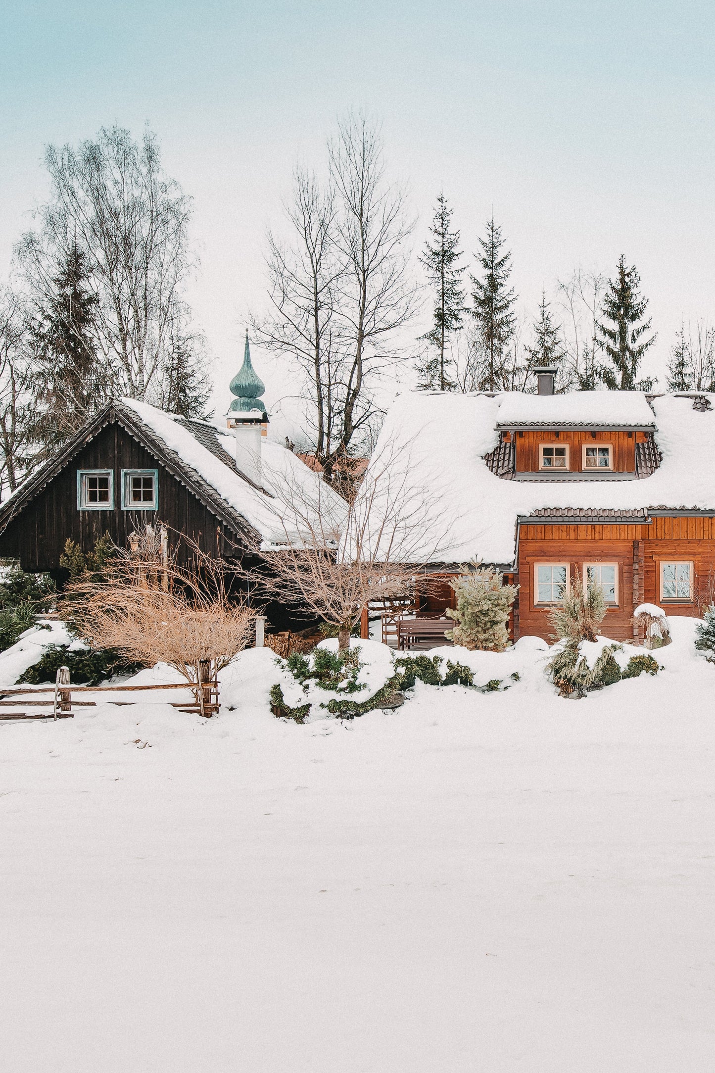 Das Dorf in der Stadt – Chalet Idylle mit Naturbadeteich - Lieblingsunterkunft