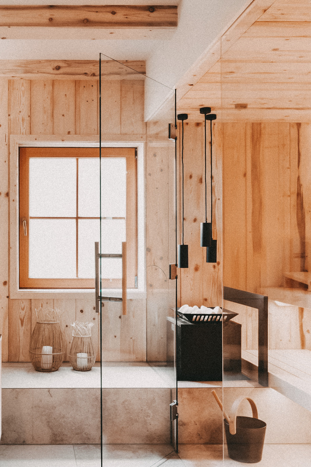 Das Dorf in der Stadt – Chalet Idylle mit Naturbadeteich - Lieblingsunterkunft