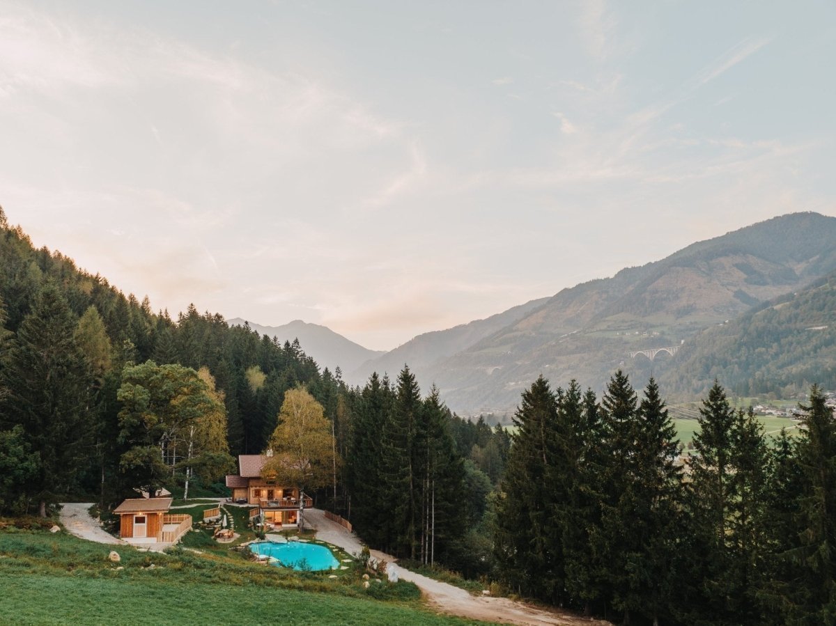 Familienurlaub am Landgut Moserhof – Natur, Tiere und echtes Landleben in Kärnten – stilvolle, familienfreundliche Reise mit Kindern