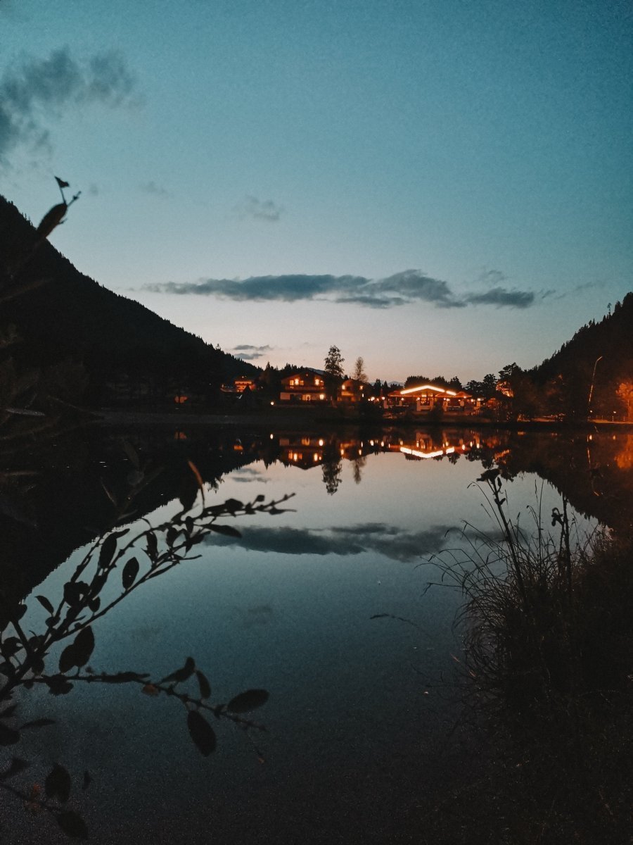 Lake View Lodge Flachau: Familienurlaub zwischen Badesee und Bergen – stilvolle, familienfreundliche Reise mit Kindern