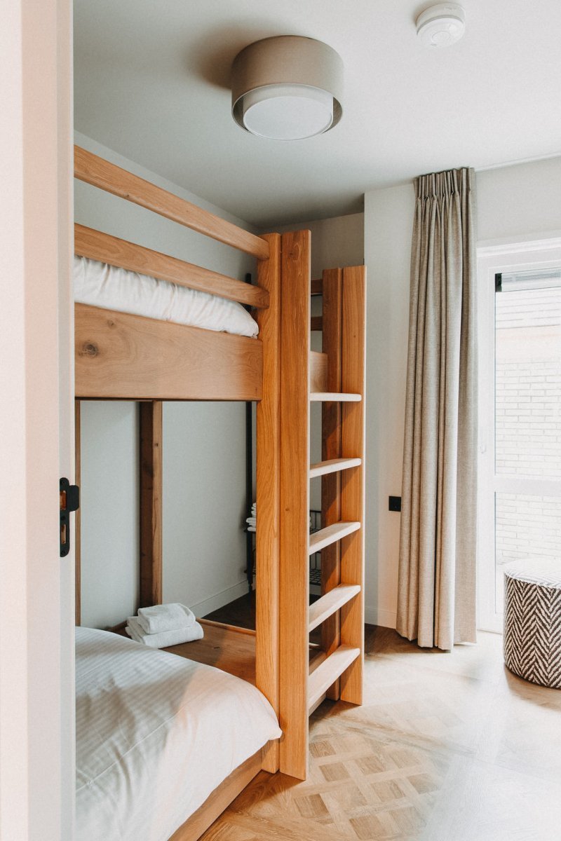 Niyunā auf Texel: Apartment Hotel für Familien, die Design, Ruhe und Meer lieben – stilvolle, familienfreundliche Reise mit Kindern