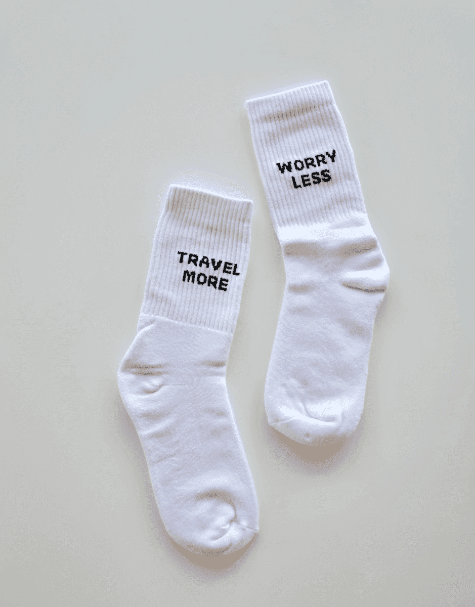 TRAVEL MORE WORRY LESS - Premium Socken – stilvolle, familienfreundliche Reise mit Kindern