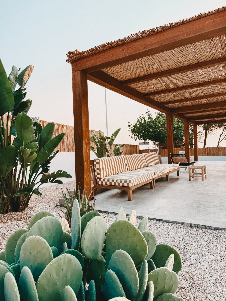 Villa Maillard Sardinien: Luxuriöse Familienvilla mit beheiztem Pool und Meerblick – stilvolle, familienfreundliche Reise mit Kindern